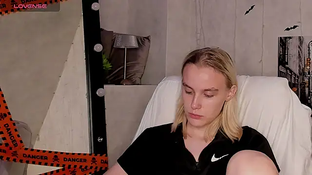 Carolin Miller online show from 11/13/25, 10:25