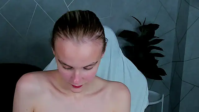 Carolin Miller online show from 11/15/25, 10:37