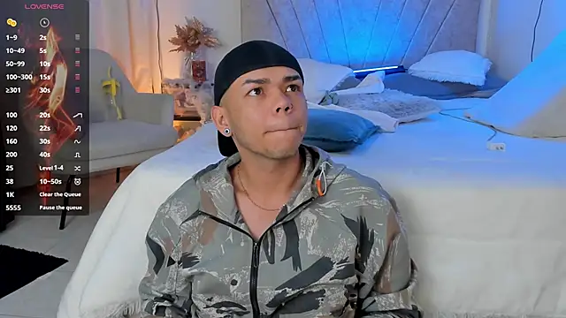 jhosepMoreno online show from 10/11/25, 01:09