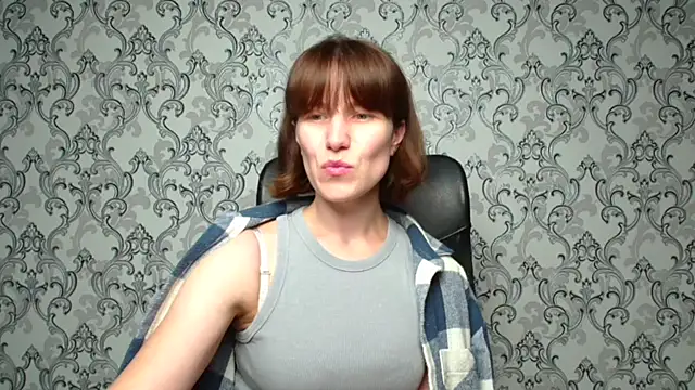 Snapshot of Kelly_Kisss chatting on 09/27/25, 11:04 Kelly Kisss online show from 09/27/25, 11:04