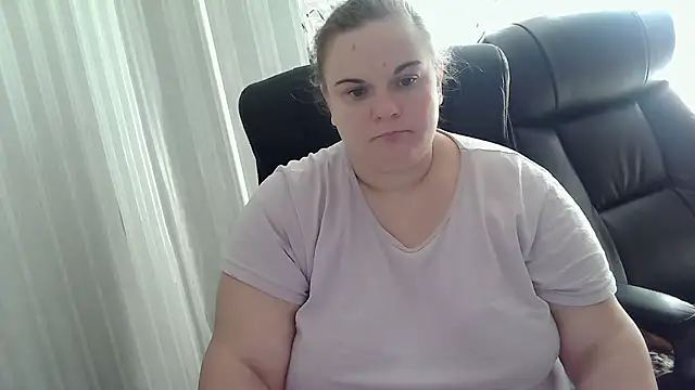 HollyXEva online show from 09/25/25, 07:45