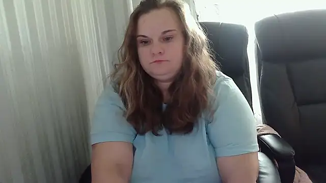 HollyXEva online show from 09/28/25, 10:20