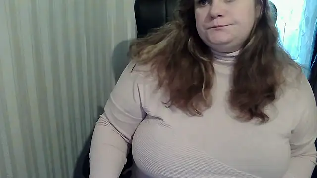 HollyXEva online show from 09/30/25, 05:56