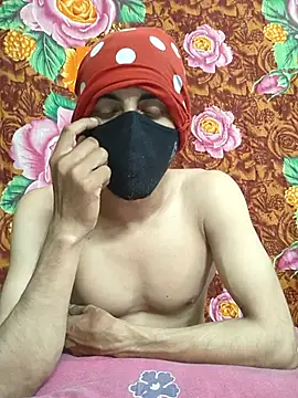 Snapshot of Seducing_couple chatting on 10/14/25, 05:36 Seducing couple online show from 10/14/25, 05:36