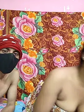 Snapshot of Seducing_couple chatting on 11/10/25, 10:36 Seducing couple online show from 11/10/25, 10:36