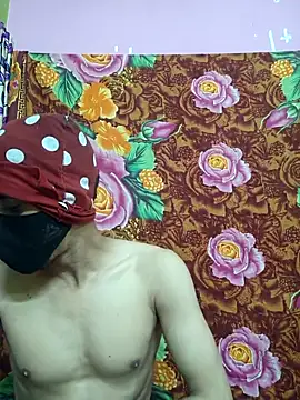 Snapshot of Seducing_couple chatting on 11/17/25, 04:07 Seducing couple online show from 11/17/25, 04:07