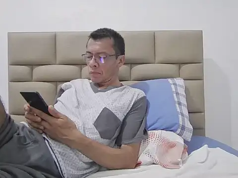 skinnylatino51 online show from 11/06/25, 12:00