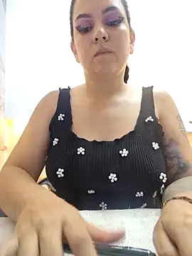 Snapshot of Abbyjoness21 chatting on 10/17/25, 08:00 Abbyjoness21 online show from 10/17/25, 08:00