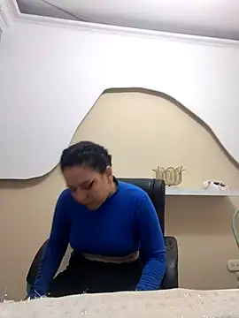 Snapshot of Abbyjoness21 chatting on 10/22/25, 09:03 Abbyjoness21 online show from 10/22/25, 09:03