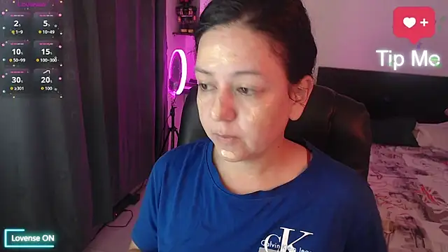 Snapshot of Abbyjoness21 chatting on 11/06/25, 10:16 Abbyjoness21 online show from 11/06/25, 10:16