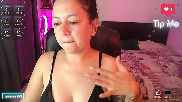 Snapshot of Abbyjoness21 chatting on 11/07/25, 09:53 Abbyjoness21 online show from 11/07/25, 09:53