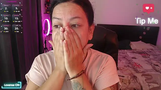 Snapshot of Abbyjoness21 chatting on 11/11/25, 10:15 Abbyjoness21 online show from 11/11/25, 10:15