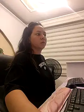 Snapshot of Abbyjoness21 chatting on 11/17/25, 09:42 Abbyjoness21 online show from 11/17/25, 09:42