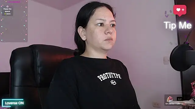 Snapshot of Abbyjoness21 chatting on 11/24/25, 10:04 Abbyjoness21 online show from 11/24/25, 10:04