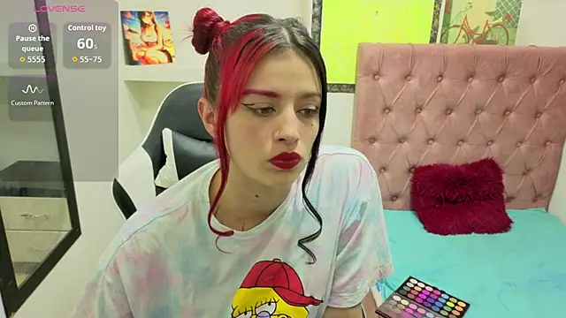 Snapshot of _lucia_21 chatting on 10/09/25, 11:03 lucia 21 online show from 10/09/25, 11:03