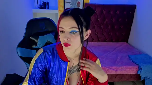 Snapshot of _lucia_21 chatting on 10/11/25, 02:00 lucia 21 online show from 10/11/25, 02:00