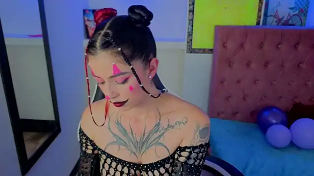 Snapshot of _lucia_21 chatting on 10/20/25, 08:42 lucia 21 online show from 10/20/25, 08:42