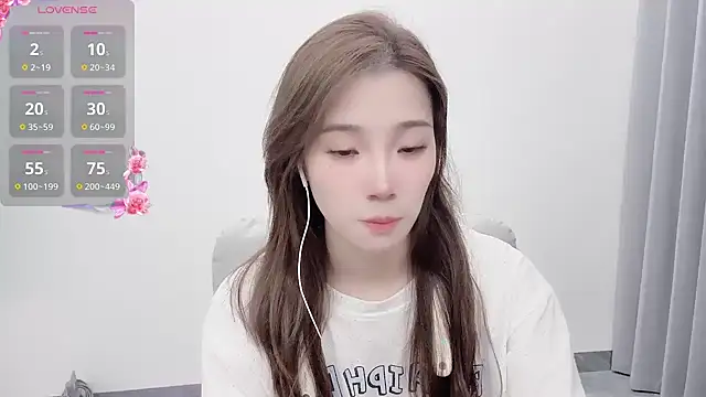 Snapshot of yuyu_77 chatting on 09/10/25, 04:51 yuyu 77 online show from 09/10/25, 04:51
