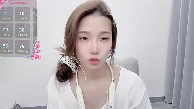 Snapshot of yuyu_77 chatting on 09/14/25, 04:06 yuyu 77 online show from 09/14/25, 04:06