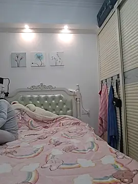 defgghj online show from 10/26/25, 04:02