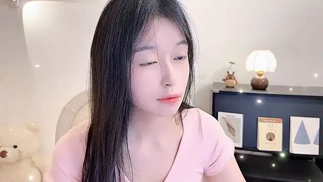 Onechestnut online show from 11/12/25, 10:48