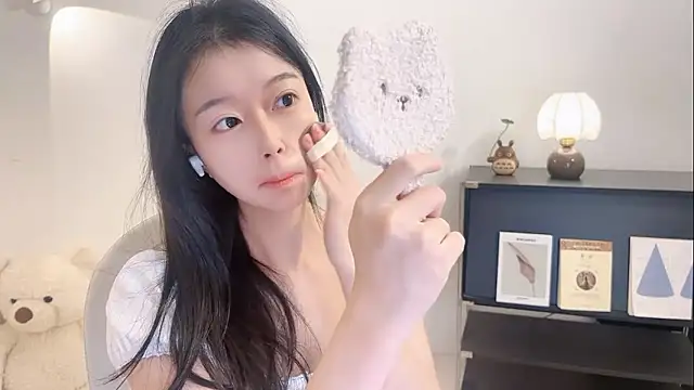 Onechestnut online show from 11/13/25, 05:39