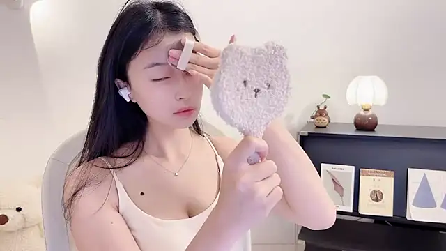 Onechestnut online show from 11/15/25, 06:22