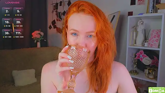 JoyceJones online show from 11/08/25, 08:18