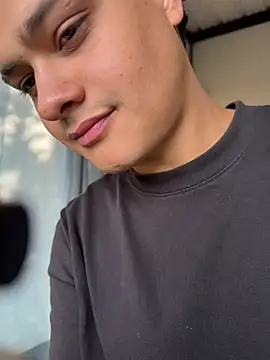 Rose-andres online show from 10/31/25, 09:27