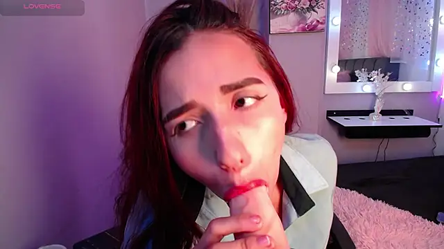 Snapshot of NataliaPrada_s chatting on 09/17/25, 07:26 NataliaPrada s online show from 09/17/25, 07:26