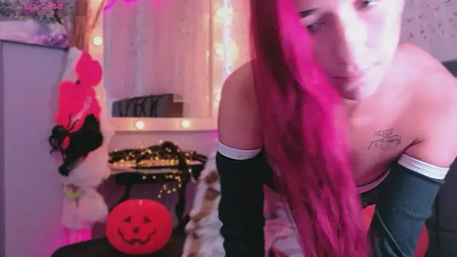 Snapshot of NataliaPrada_s chatting on 10/15/25, 05:13 NataliaPrada s online show from 10/15/25, 05:13