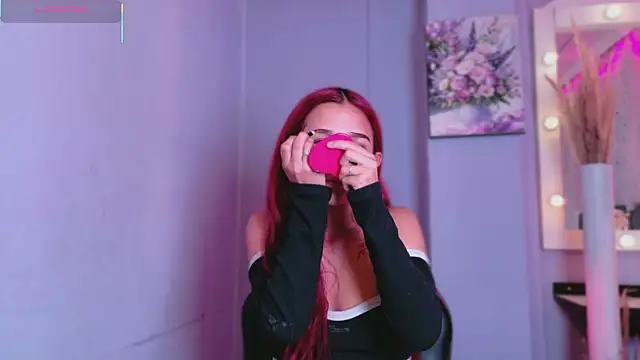 Snapshot of NataliaPrada_s chatting on 11/06/25, 03:24 NataliaPrada s online show from 11/06/25, 03:24