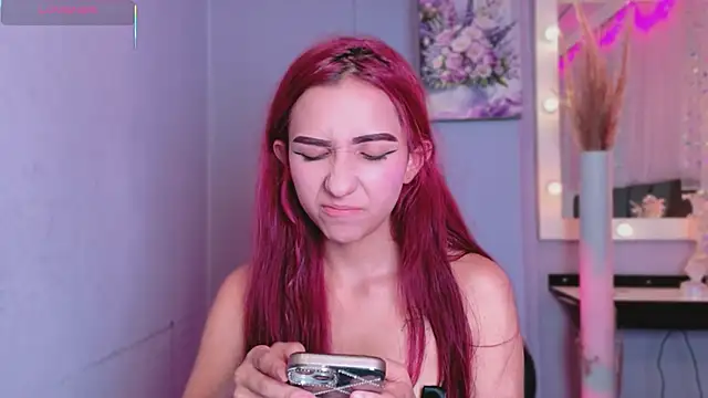 Snapshot of NataliaPrada_s chatting on 11/10/25, 04:17 NataliaPrada s online show from 11/10/25, 04:17