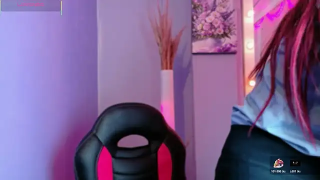 Snapshot of NataliaPrada_s chatting on 11/18/25, 07:51 NataliaPrada s online show from 11/18/25, 07:51