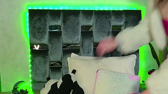 Taurito    online show from 10/25/25, 04:20