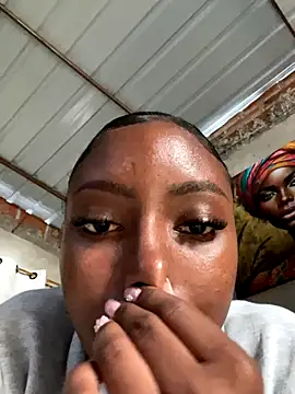 britanyxxs online show from 11/18/25, 02:43