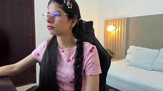 Snapshot of carlina_15 chatting on 09/10/25, 12:16 carlina 15 online show from 09/10/25, 12:16