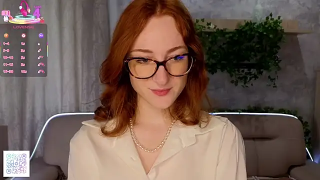 VeronaHascall online show from 09/17/25, 04:25