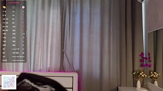 VeronaHascall online show from 10/02/25, 04:19