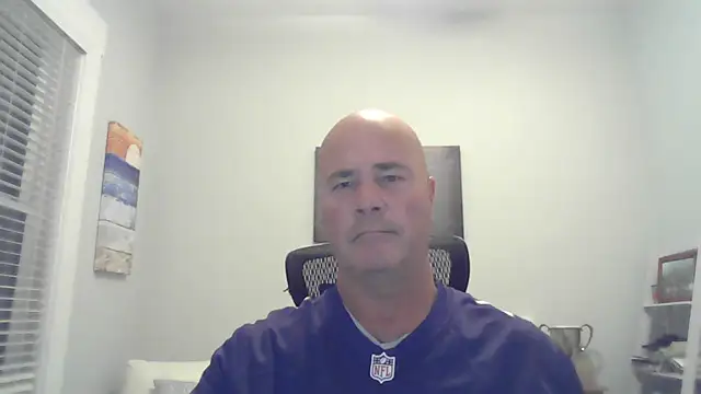 Snapshot of cyclone1212 chatting on 10/27/25, 10:41 cyclone1212 online show from 10/27/25, 10:41