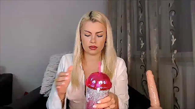 Snapshot of BonieBonita chatting on 11/17/25, 01:11 BonieBonita online show from 11/17/25, 01:11