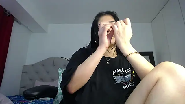 Snapshot of valeska_kailani chatting on 09/25/25, 02:15 valeska kailani online show from 09/25/25, 02:15