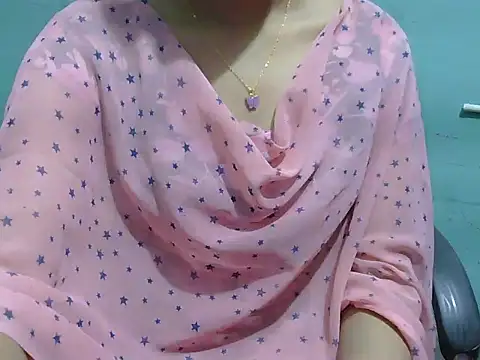 Snapshot of lovely_soniya chatting on 11/10/25, 06:34 lovely soniya online show from 11/10/25, 06:34