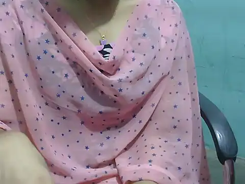 Snapshot of lovely_soniya chatting on 11/12/25, 05:08 lovely soniya online show from 11/12/25, 05:08