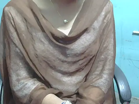 Snapshot of lovely_soniya chatting on 11/18/25, 05:12 lovely soniya online show from 11/18/25, 05:12