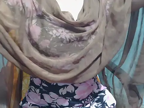 Snapshot of lovely_soniya chatting on 11/21/25, 05:28 lovely soniya online show from 11/21/25, 05:28