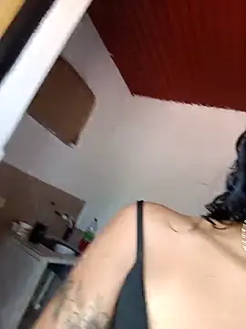 Snapshot of Fernanda30 chatting on 10/12/25, 07:24 Fernanda30 online show from 10/12/25, 07:24