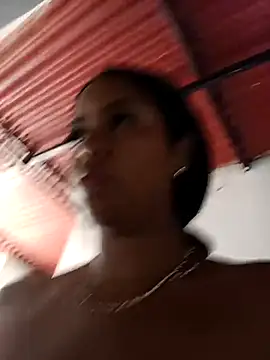 Snapshot of Fernanda30 chatting on 10/13/25, 02:50 Fernanda30 online show from 10/13/25, 02:50