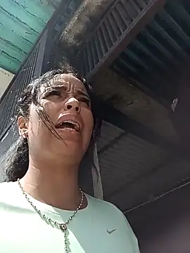 Snapshot of Fernanda30 chatting on 10/31/25, 05:03 Fernanda30 online show from 10/31/25, 05:03