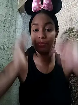 Snapshot of Fernanda30 chatting on 11/08/25, 01:55 Fernanda30 online show from 11/08/25, 01:55